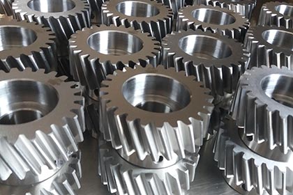 Analysis of gear deformation during gear machining